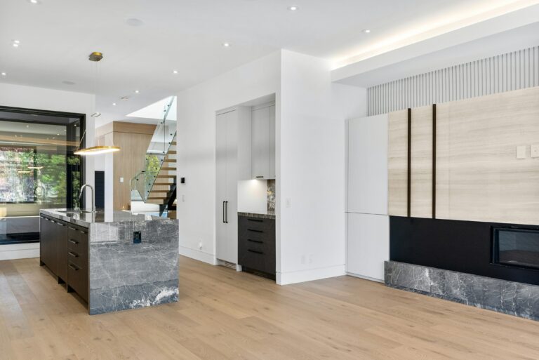 andre-francois-mckenzie-XlGwDBZh_mM-unsplash